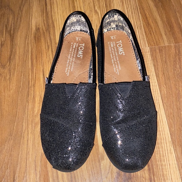 Toms Black sequins Classic Slip on Shoes. Size 3 Y - Picture 2 of 8